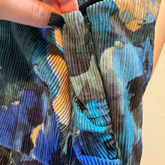 Dress The Population Bella Floral Plissé One-Shoulder Maxi Dress XS - Picture 5 of 9